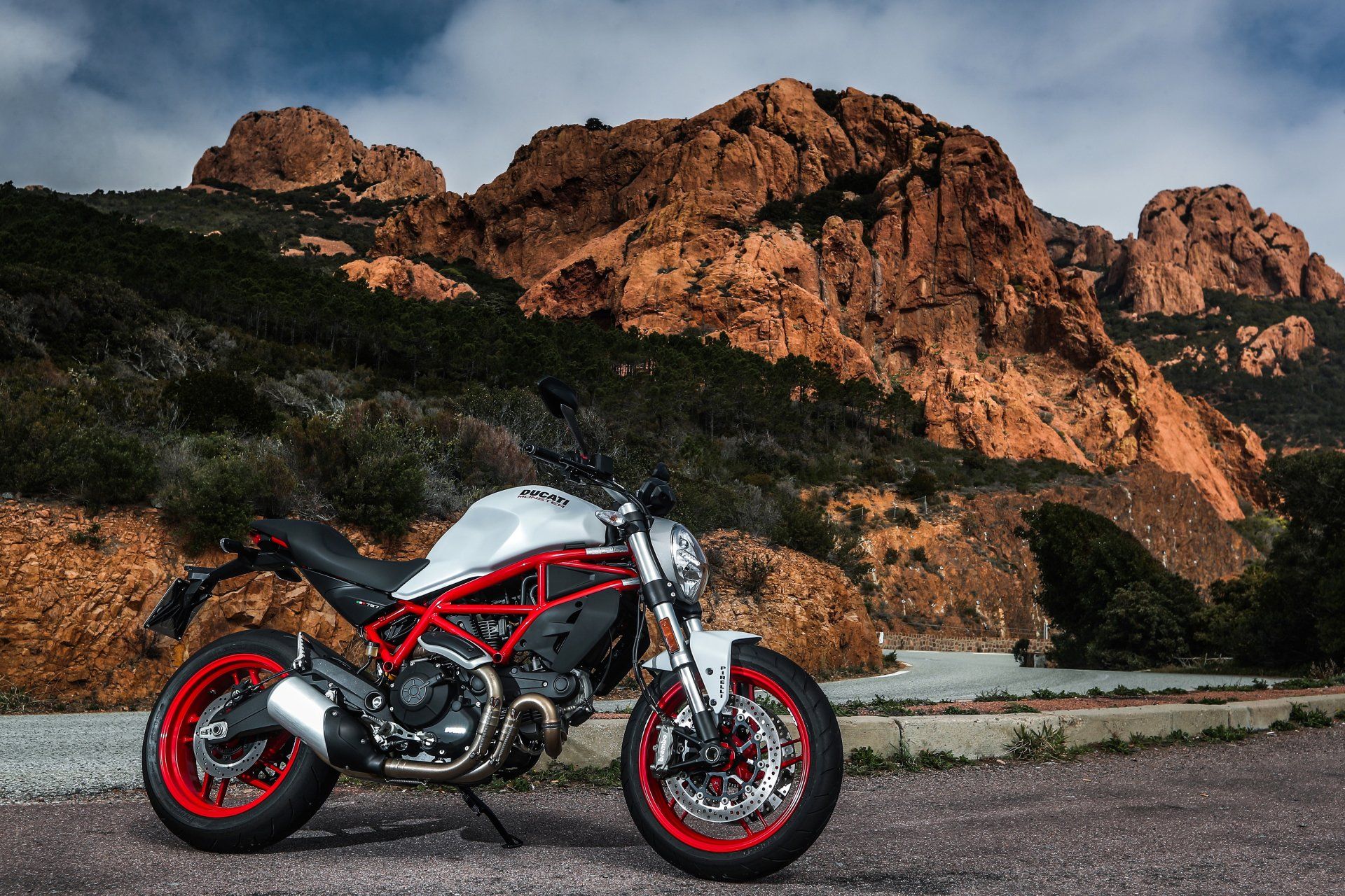 Pictures Of Ducati Motorcycles Wallpapers