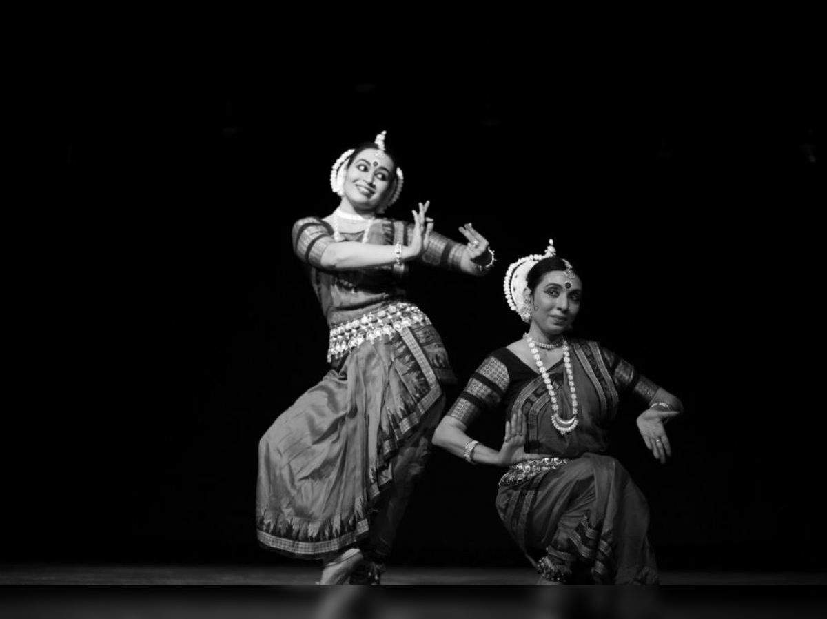 Pictures Of Indian Dancing Wallpapers