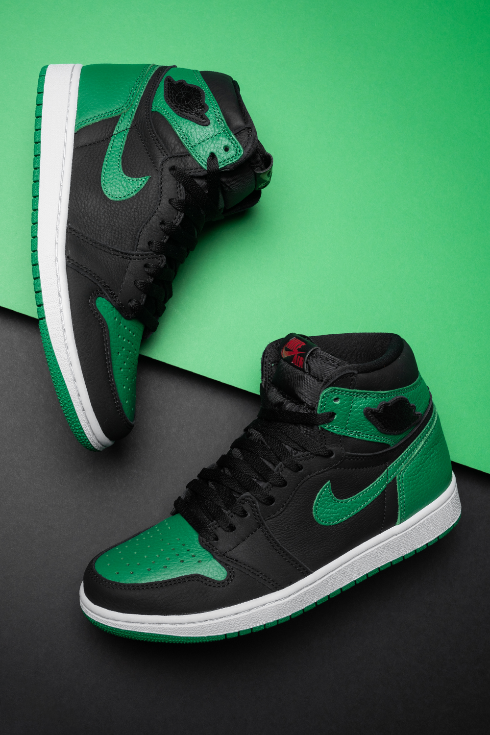 Pine Green Jordan 1 Wallpapers