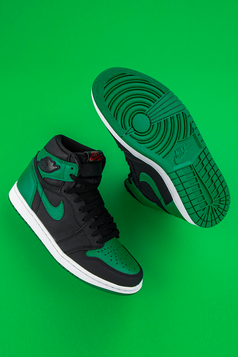 Pine Green Jordan 1 Wallpapers