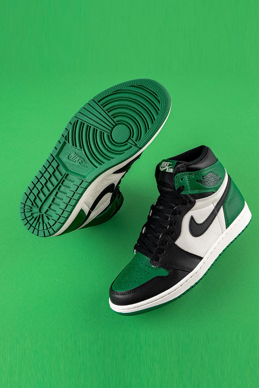 Pine Green Jordan 1 Wallpapers