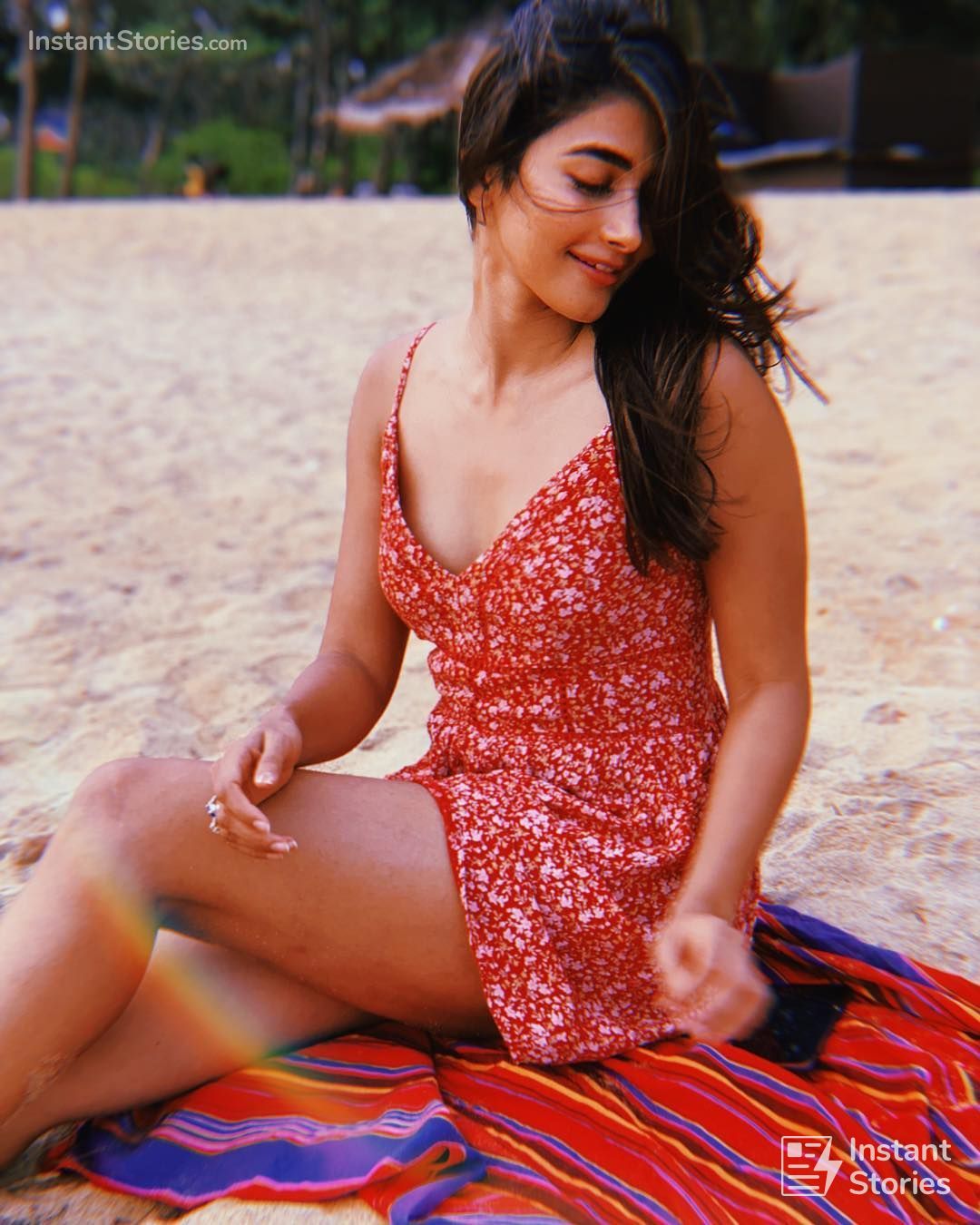 Pooja Hegde Hot Pics Wallpapers