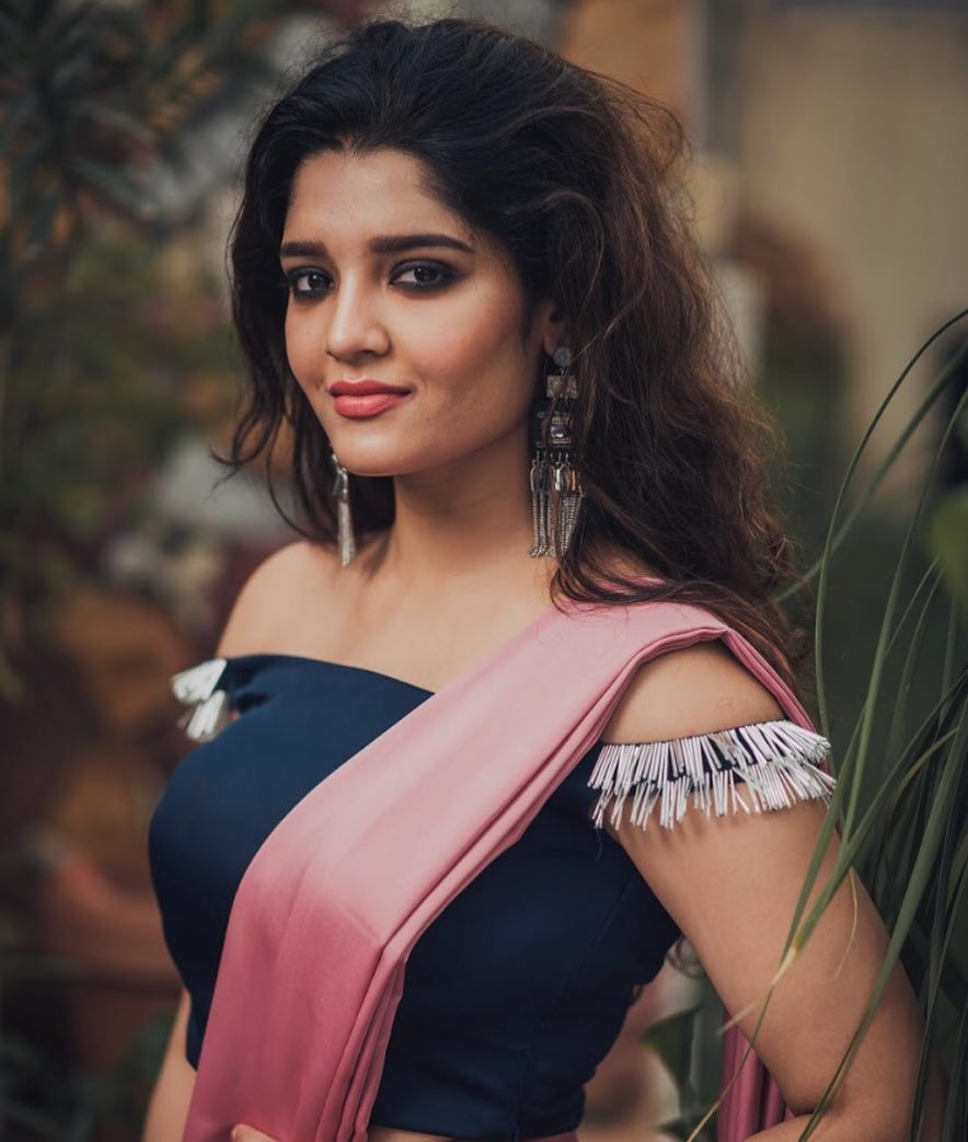 Ritika Singh Hot Wallpapers