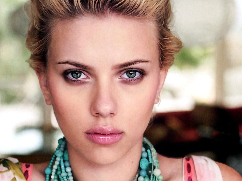 Scarlett Johansson Face Wallpapers