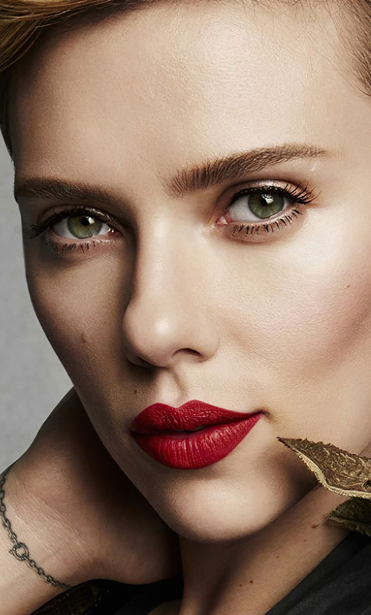 Scarlett Johansson Face Wallpapers