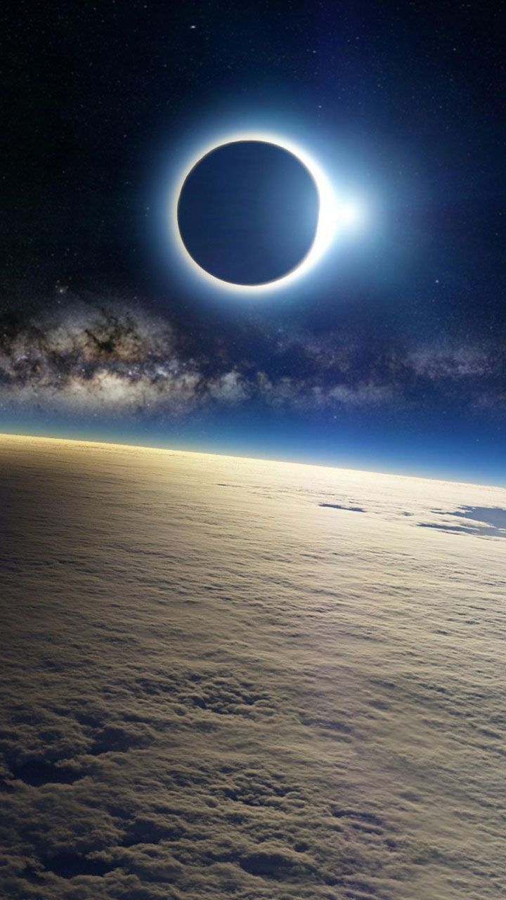 Solar Eclipse Aesthetic Wallpapers