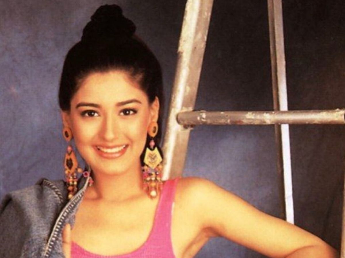 Sonali Bendre Young Wallpapers