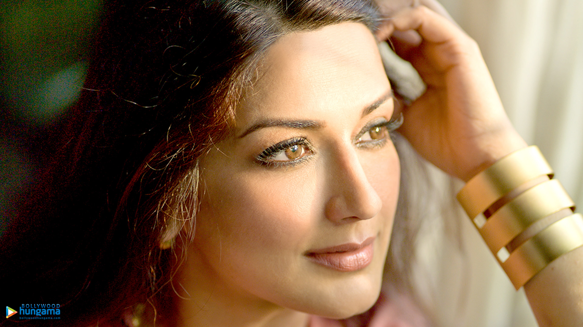 Sonali Bendre Young Wallpapers