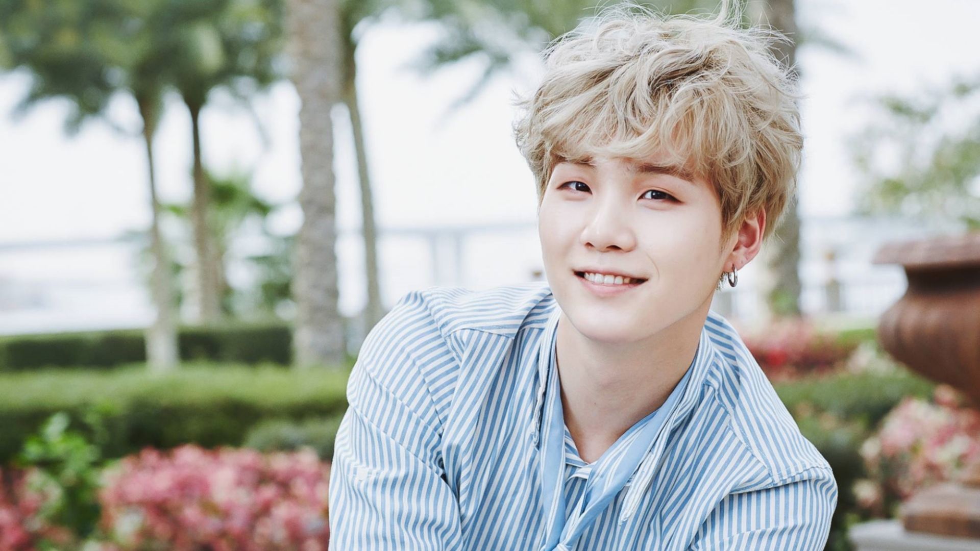 Suga Cute Photos Wallpapers