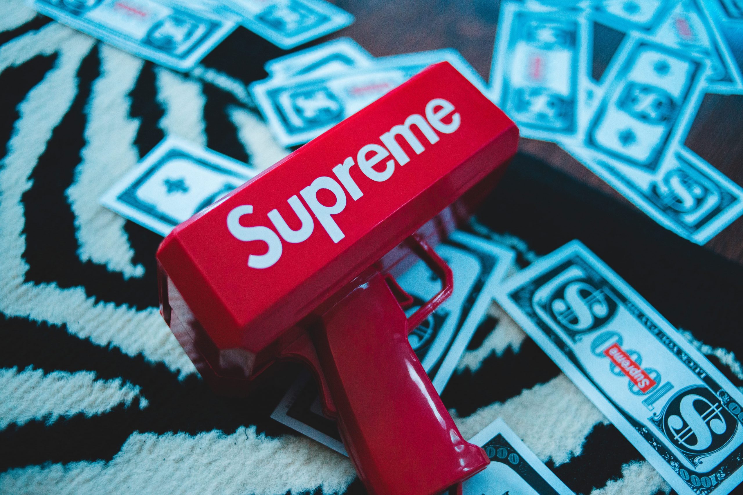 Supreme Gun Wallpapers