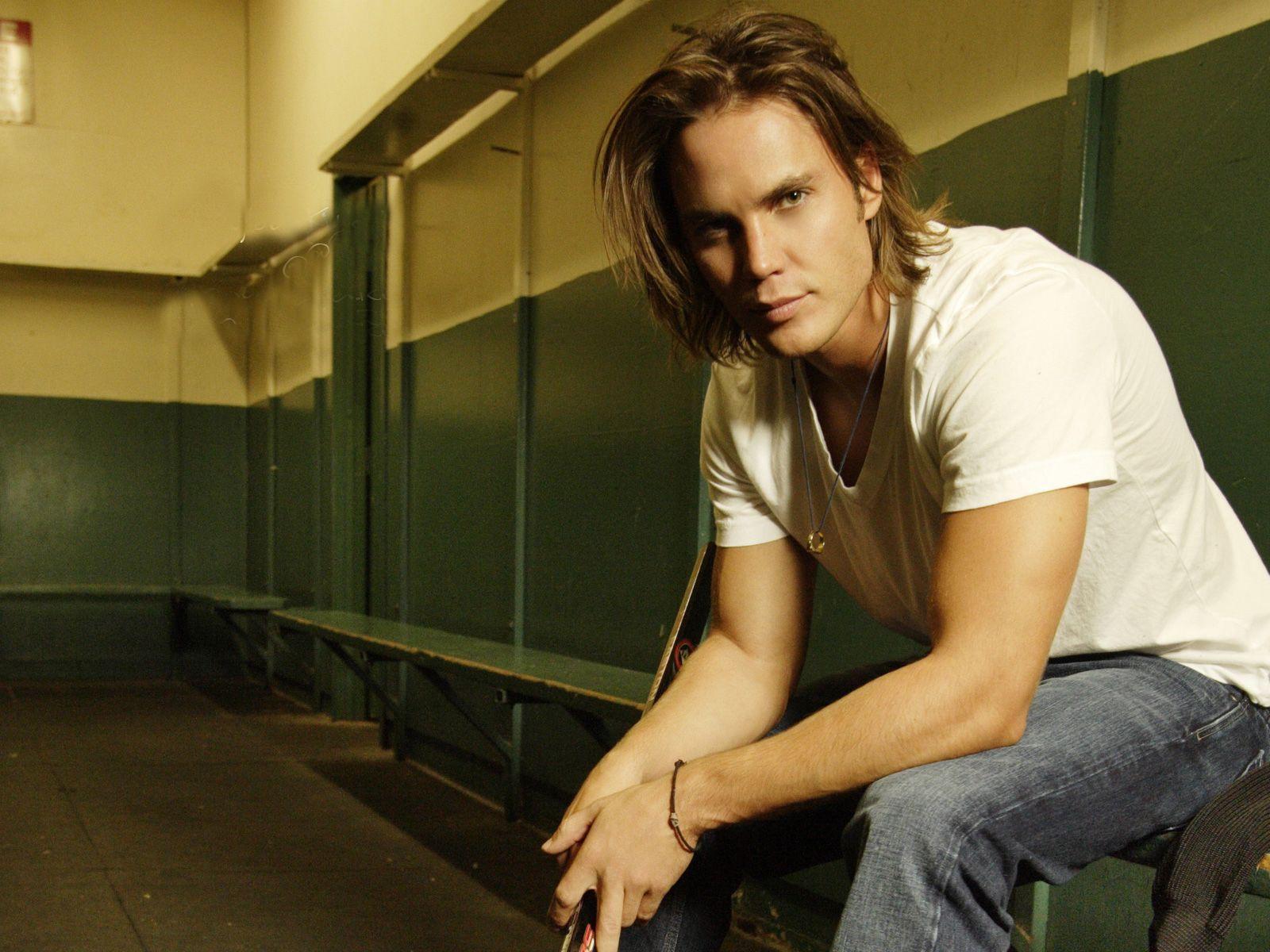 Taylor Kitsch Pics Wallpapers