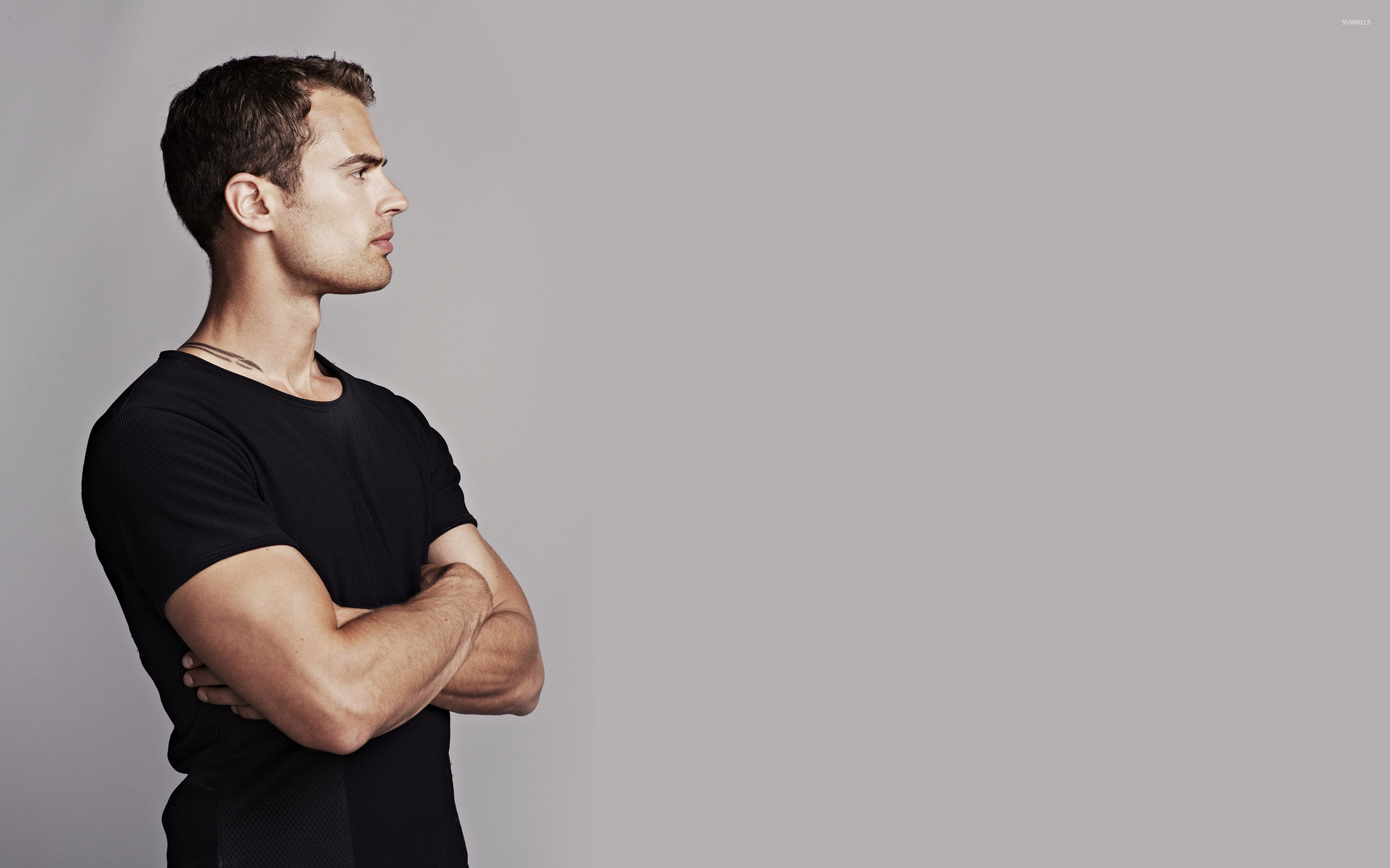 Theo James Wallpapers