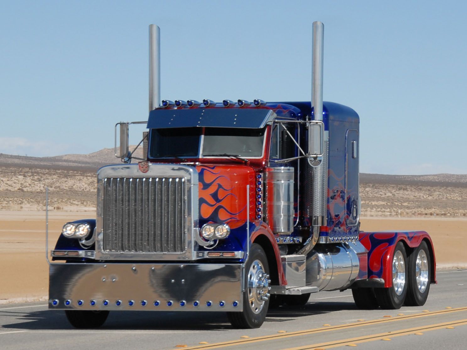 Truck Transformers Wallpapers