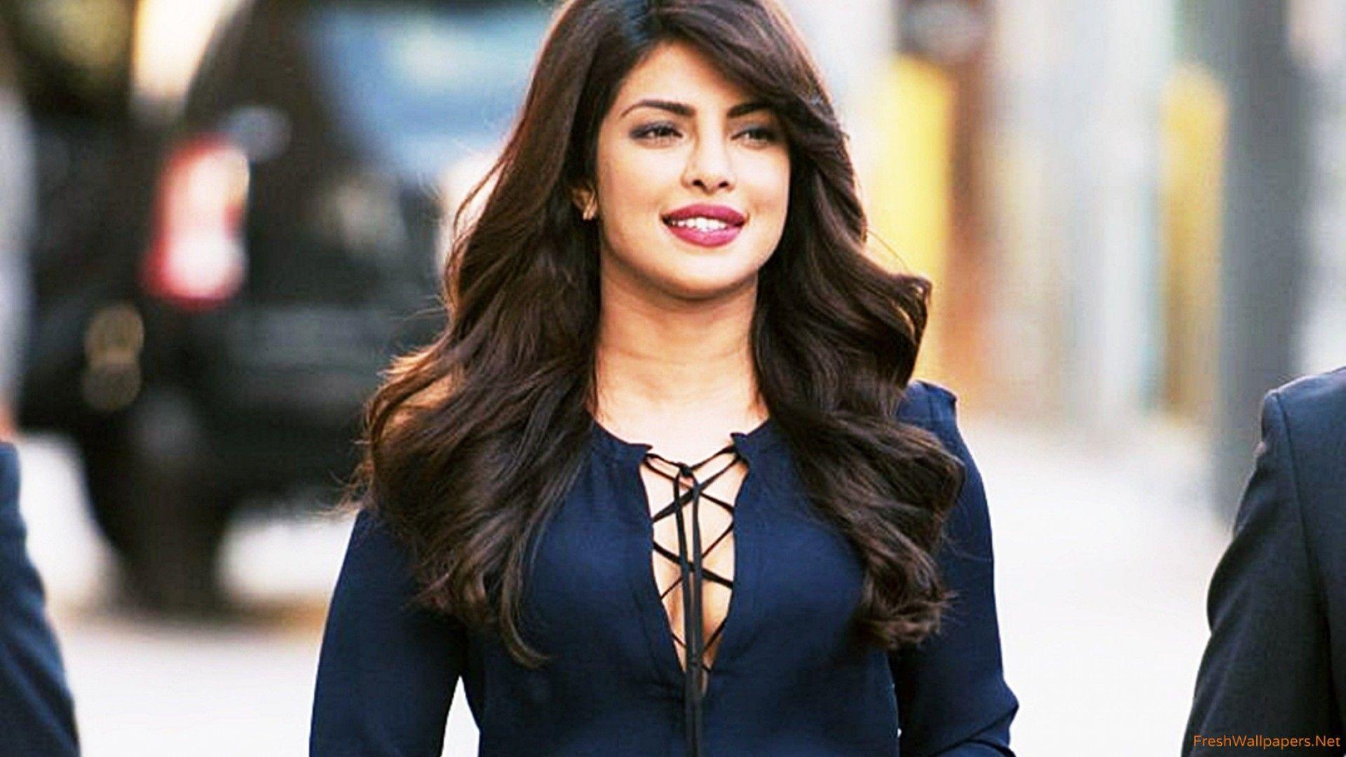 Wallpaper Priyanka Chopra Wallpapers