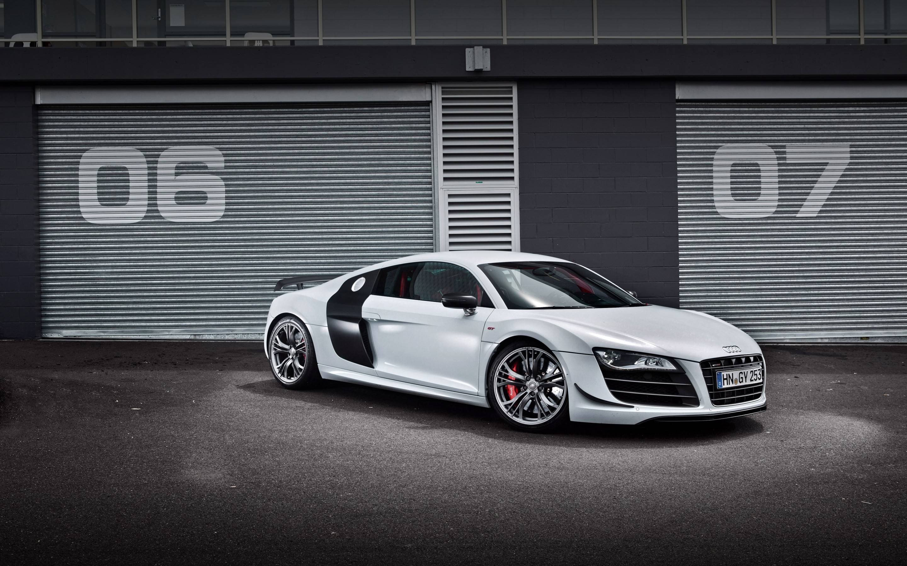 White Audi R8 Wallpapers