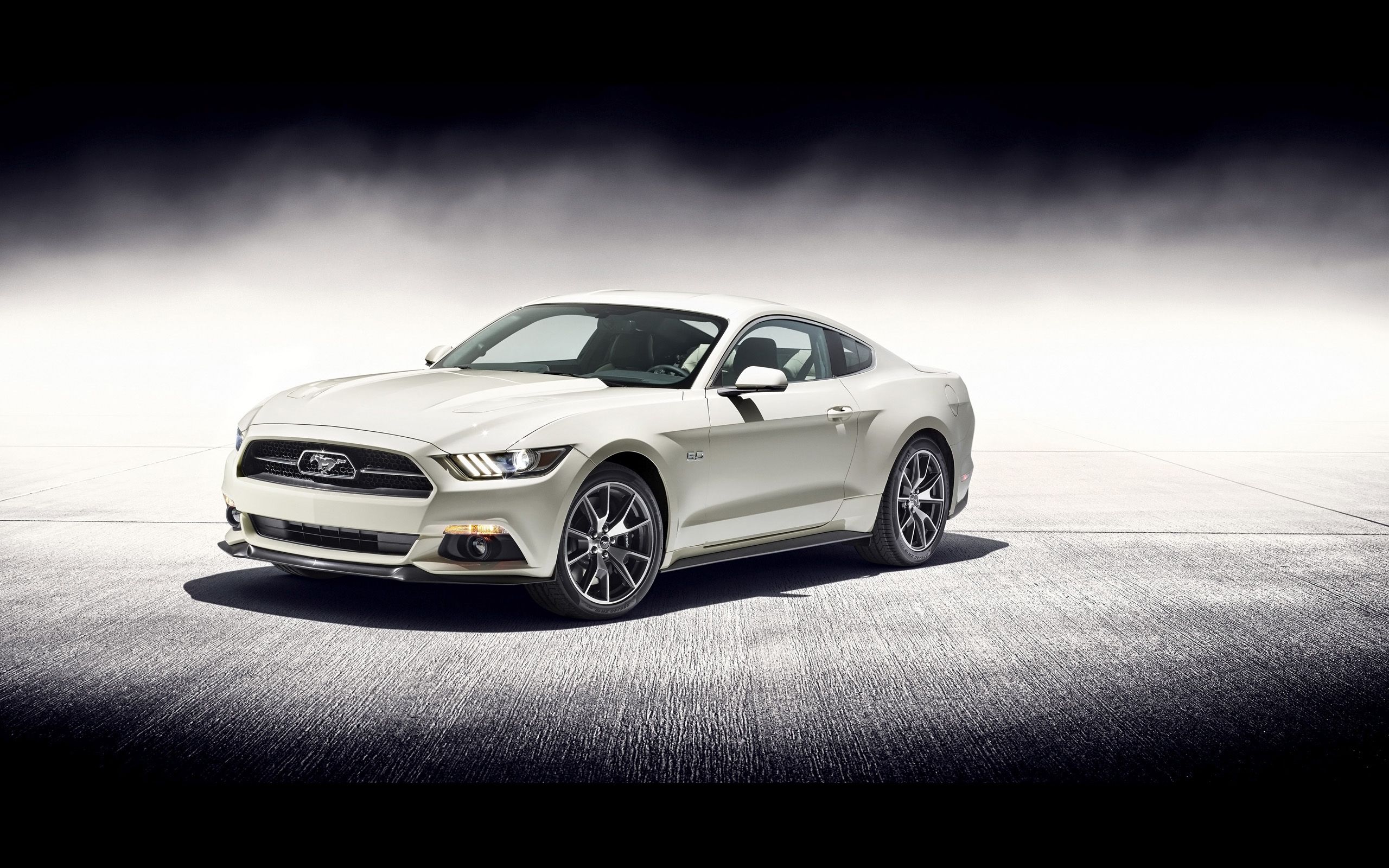 White Gt Mustang Wallpapers