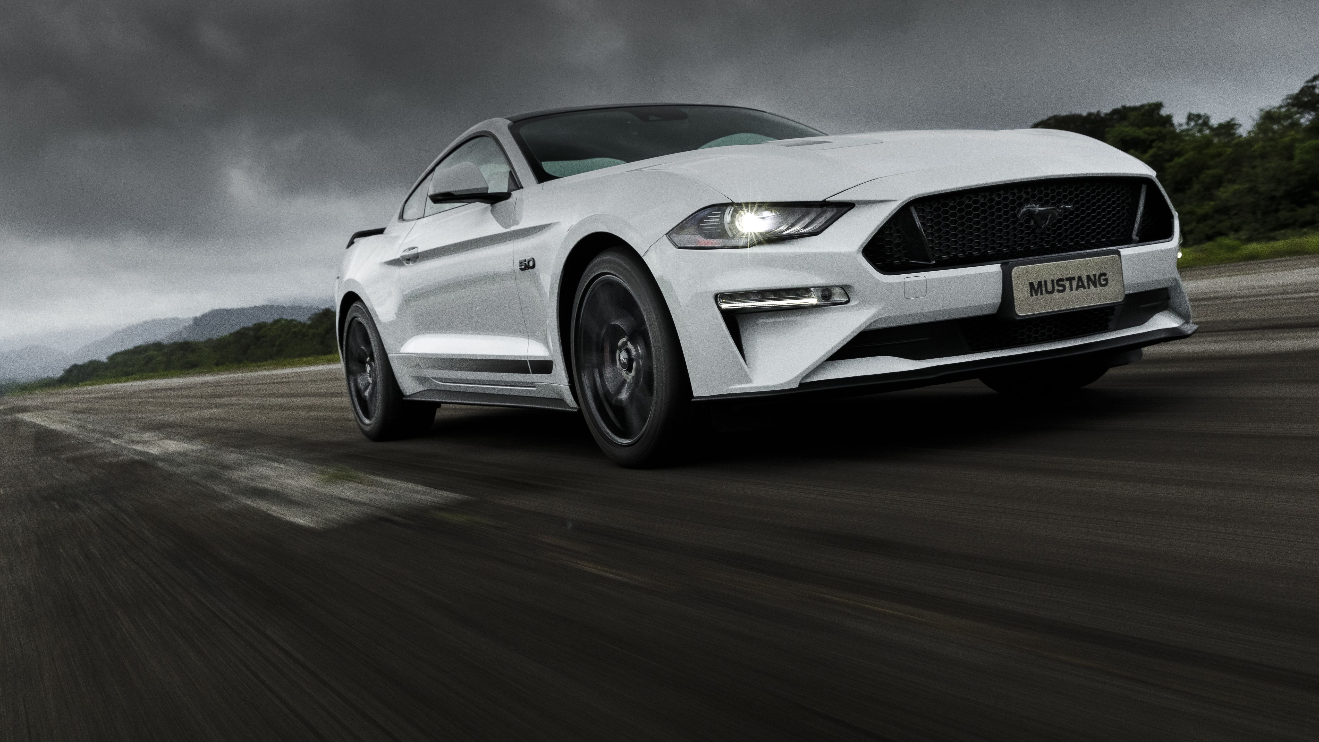 White Gt Mustang Wallpapers