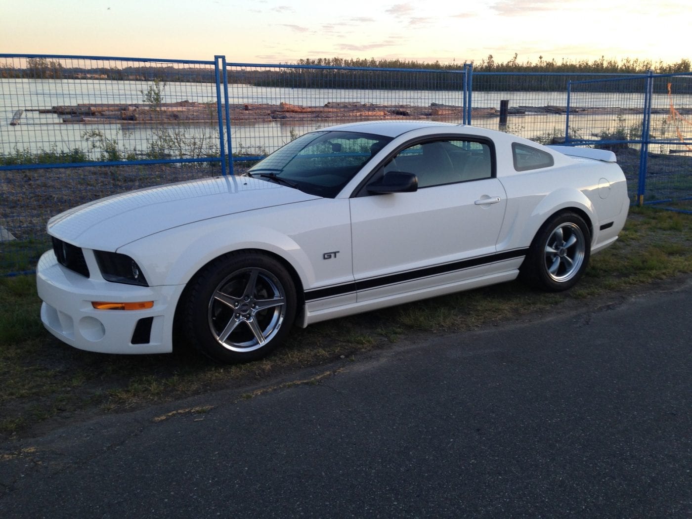 White Gt Mustang Wallpapers