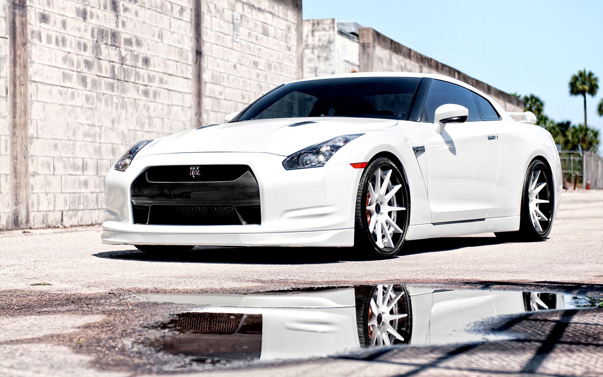 White Nissan Gtr Wallpapers