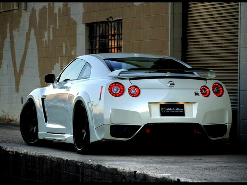 White Nissan Gtr Wallpapers