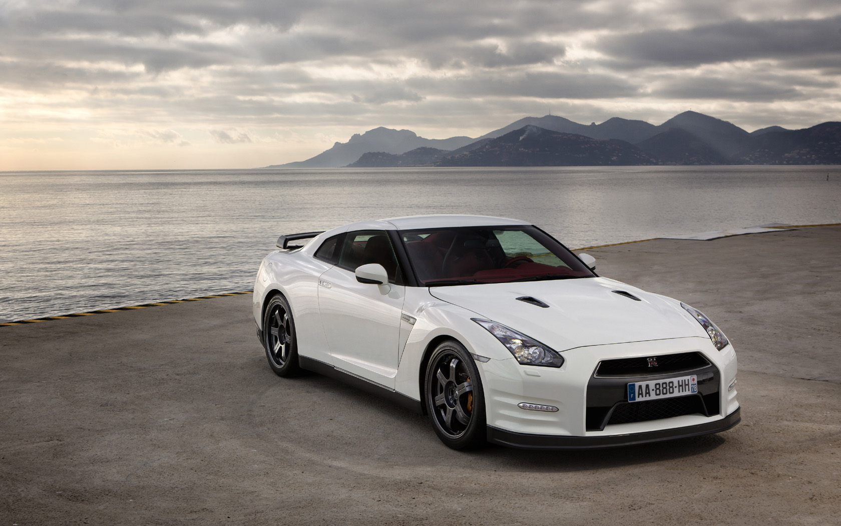 White Nissan Gtr Wallpapers