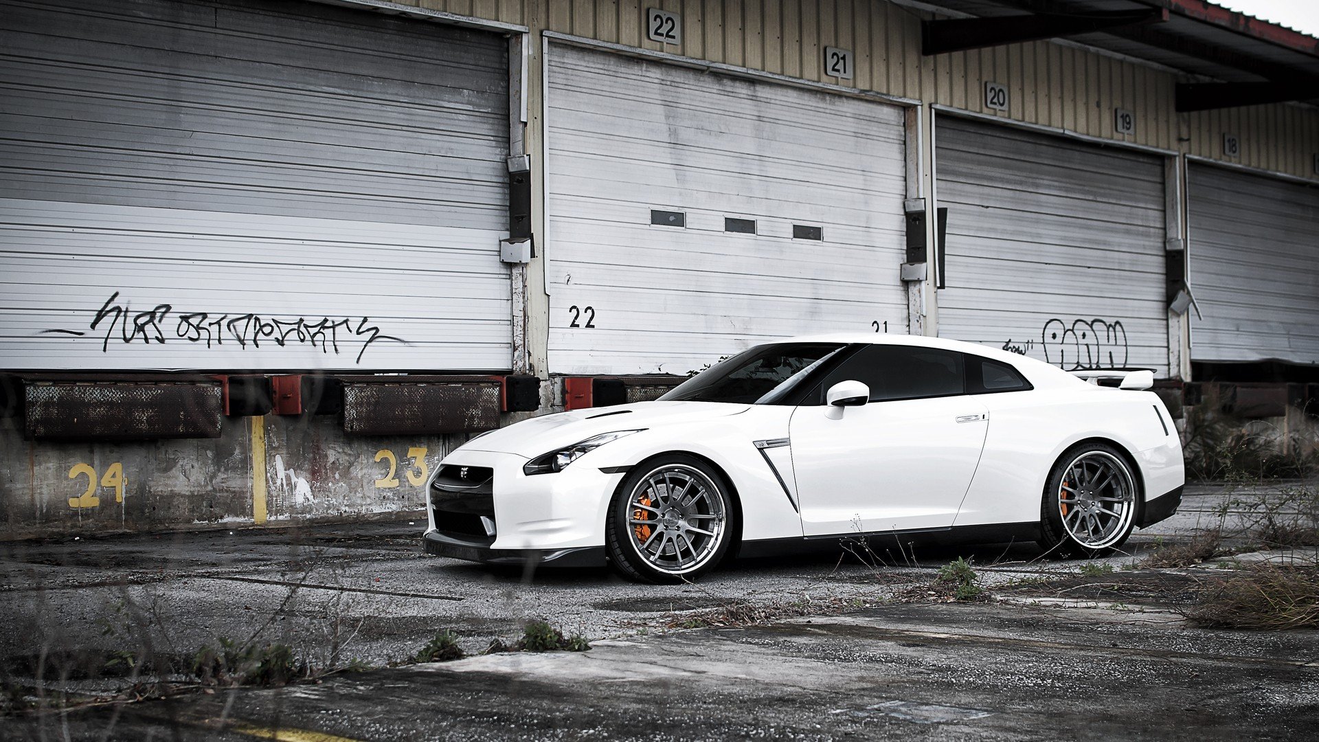 White Nissan Gtr Wallpapers