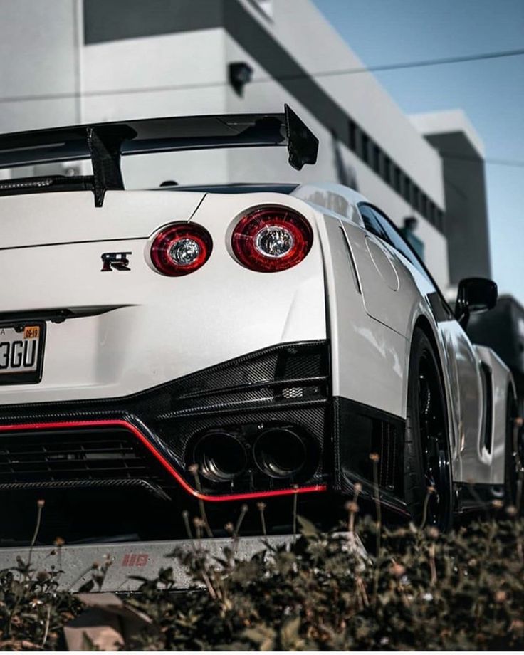 White Nissan Gtr Wallpapers