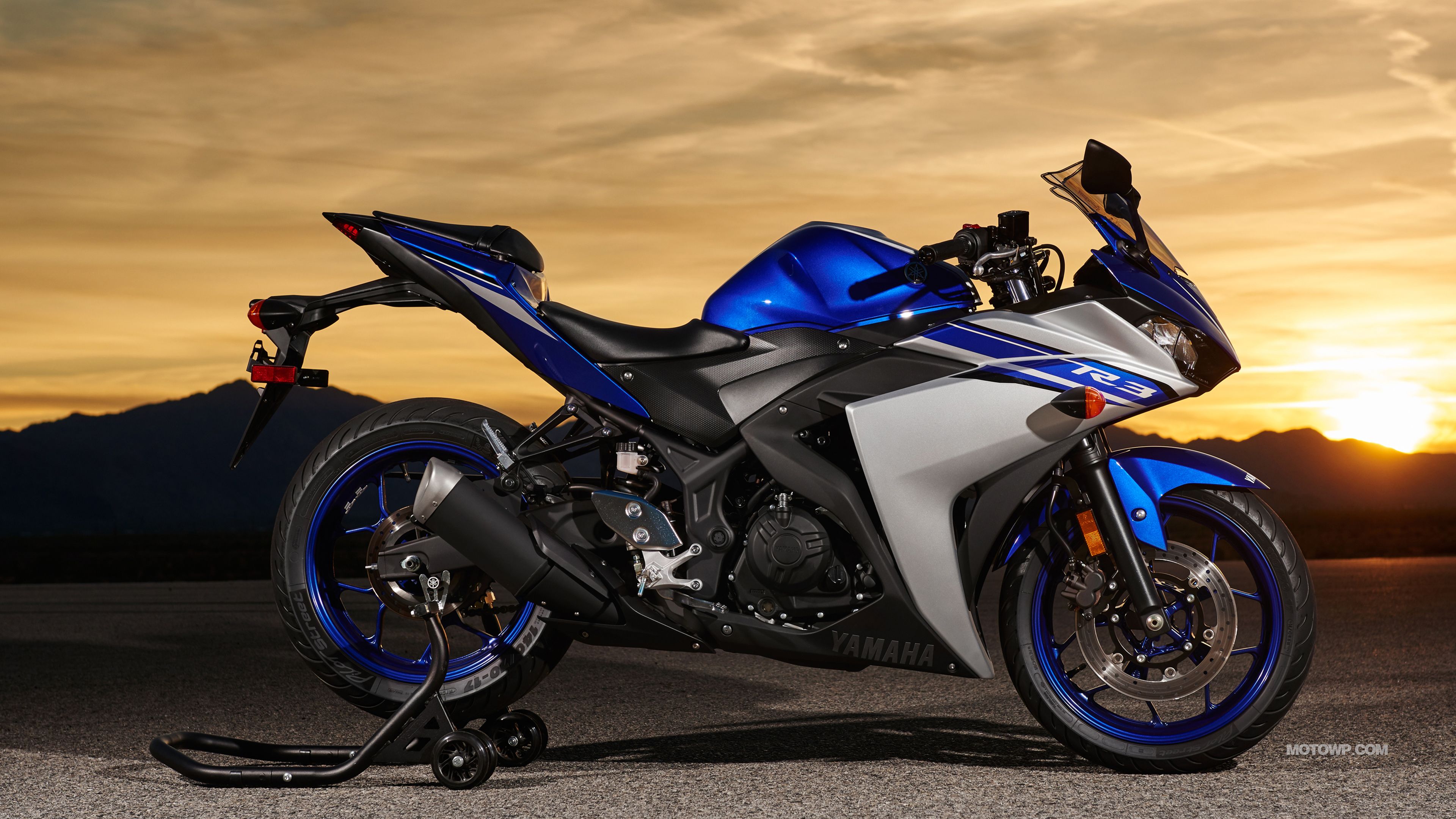 Yamaha R3 Wallpapers