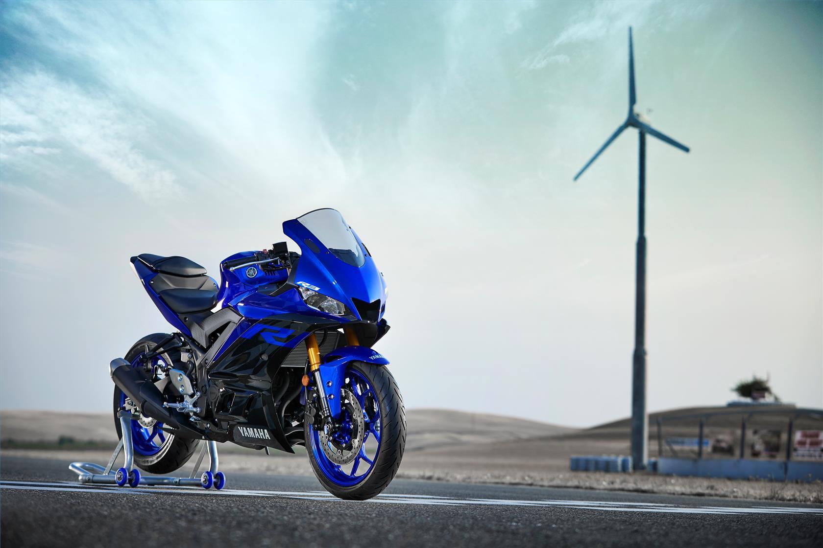 Yamaha R3 Wallpapers