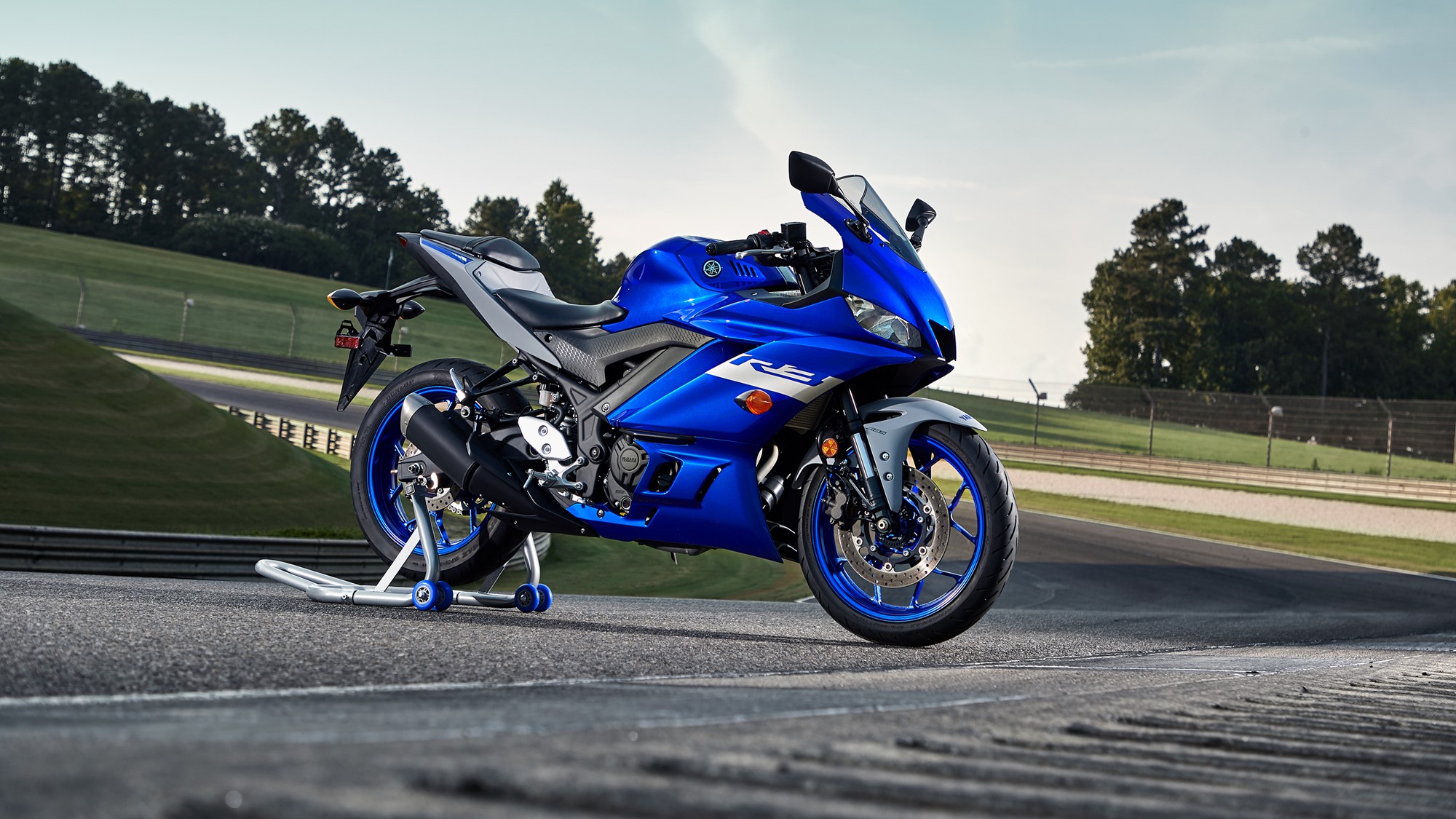 Yamaha R3 Wallpapers