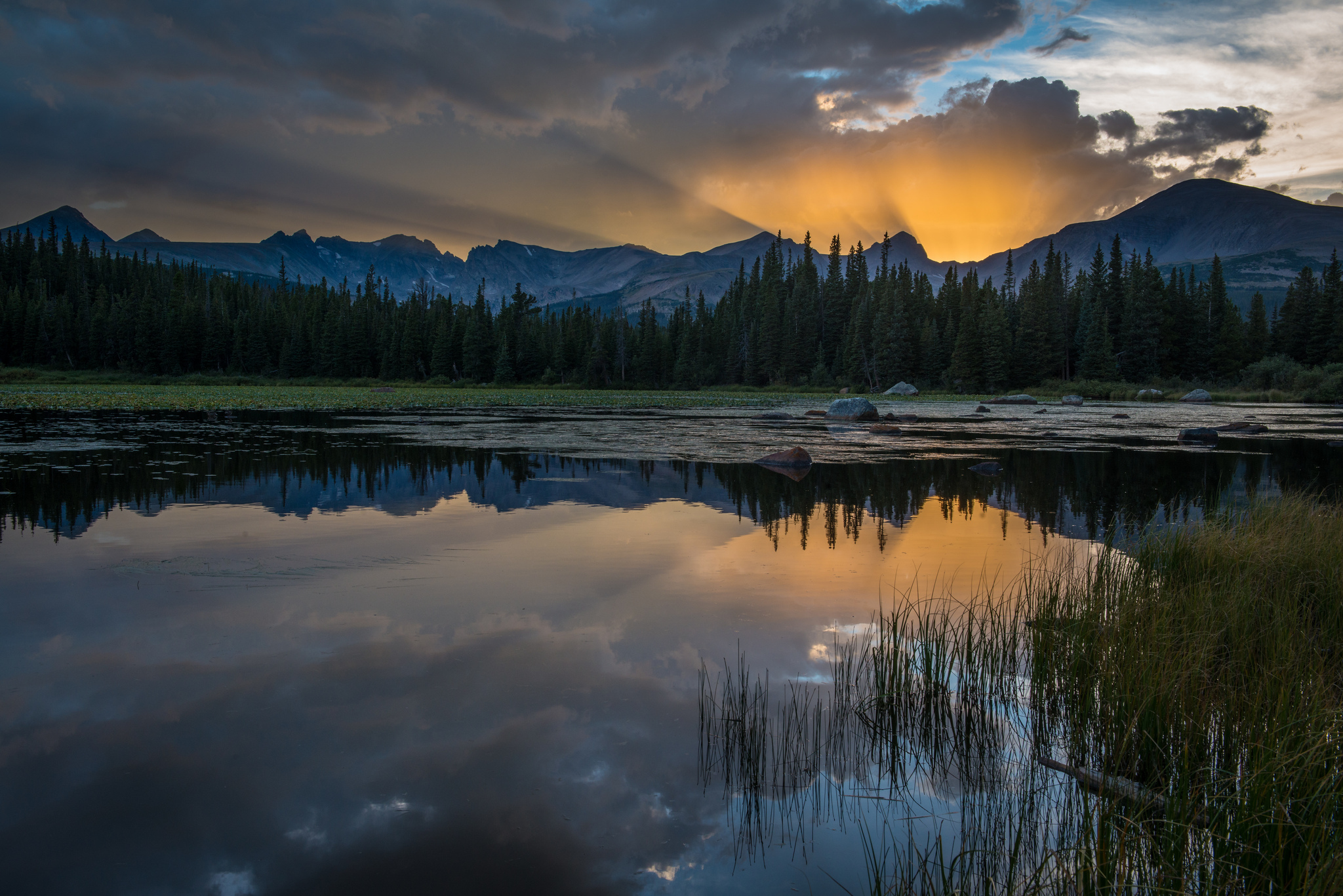 Colorado Mountains Background