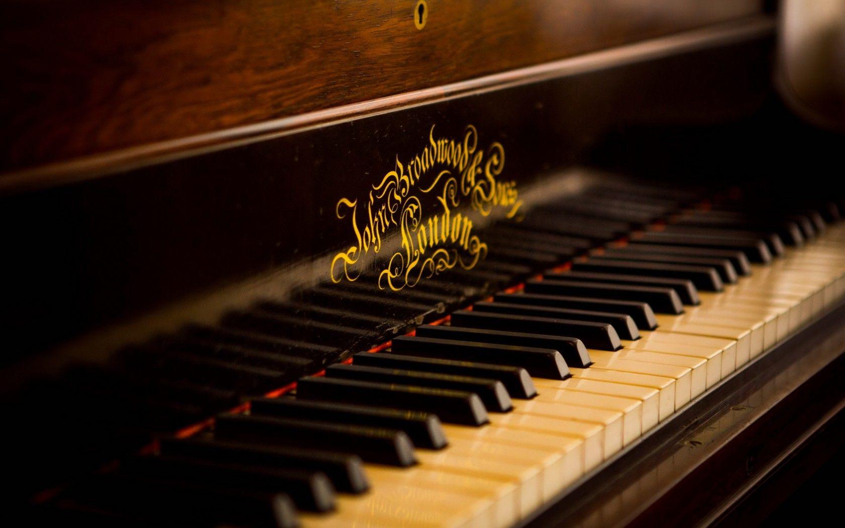 Cool Piano Backgrounds